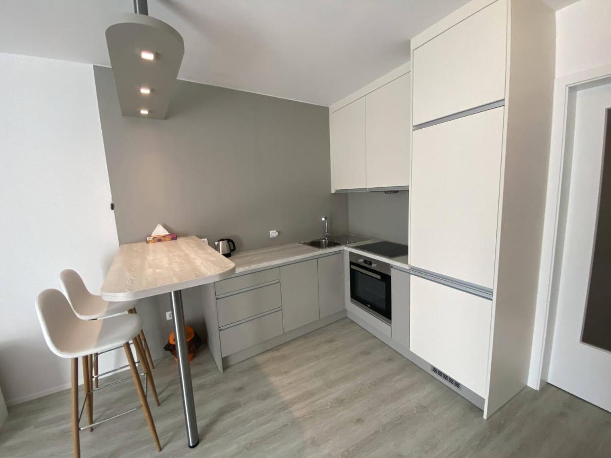 Ferienwohnung Seven Days Smichov Prag Exterior foto